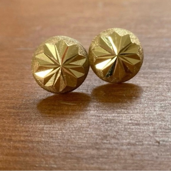 14k yellow gold stud earrings - Picture 1 of 6